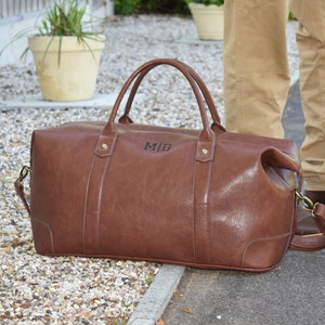 Weekender-Tasche personalisiert, personalisierte Weekender-Tasche, Weekender-Tasche für Männer, Weekender-Taschen, Duffle Bag mit Initialen, 2 Initialen A Brown bag only