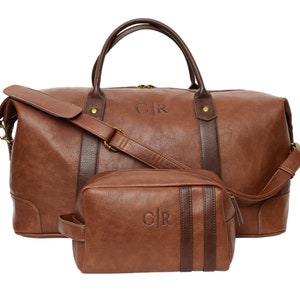 Ensemble cadeau de voyage personnalisé pour garçons d'honneur, sac de week-end de voyage pour hommes et trousse de toilette, cadeaux témoin, ensemble cadeau sac de sport et articles de toilette. Cadeau pour lui B