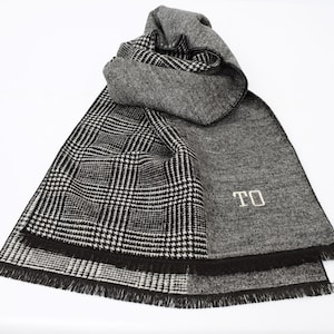 Neck scarf, personalised scarf, scarves for men, scarves for women, winter scarf, personalised winter scarf, monogrammed scarf Grey checkered