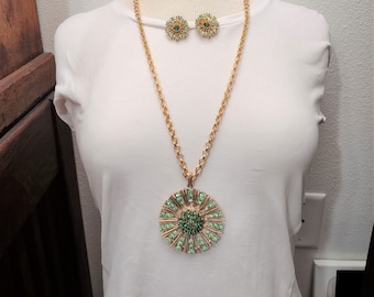 Ensemble collier et boucles d'oreilles pendentif strass vert - vintage