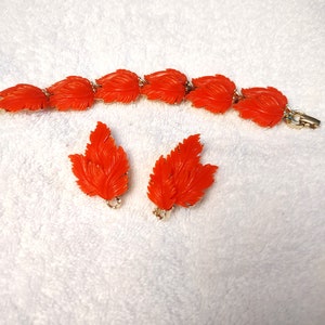 Vintage LISNER Thermoset  Bracelet and Earring Set