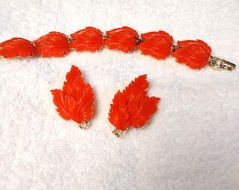 Vintage LISNER Thermoset  Bracelet and Earring Set