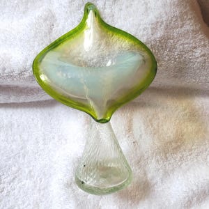 Art Glass Jack In The Pulpit Vase