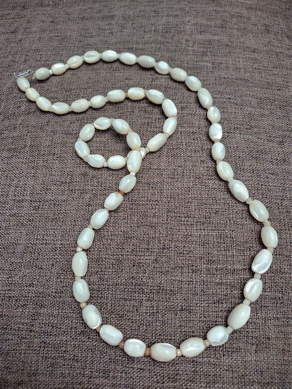 Antique mother of pearl necklace deals