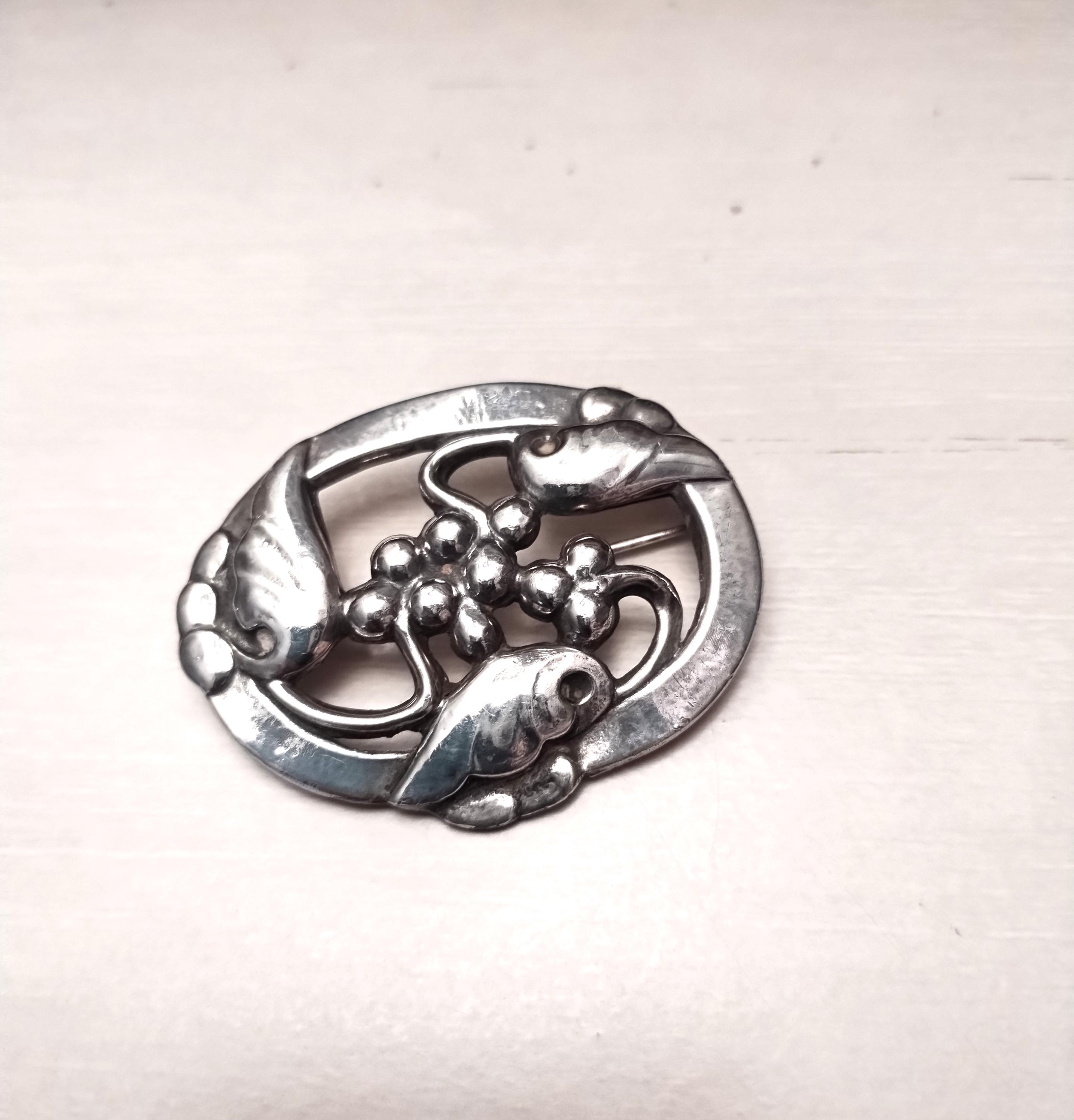 ジョージ ジェンセン ムーンライト グレープス スターリング ブローチ