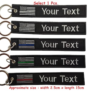Name Text USA Flagge Schlüsselanhänger dünne Linie Polizei Schlüsselanhänger gestickt Aufnäher Schlüsselanhänger Schlüsselanhänger Taschenhalter Größe 15cm x 2,5cm