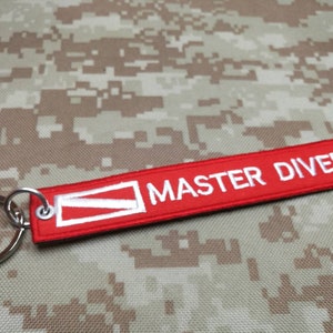 Master Diver duikvlag / Diver Down-vlag, geborduurde sleutelhanger, afmeting 2,5 x 15 cm