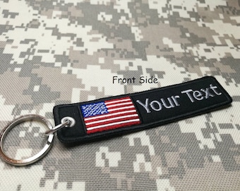 PC 1. Texto de nombre personalizado Su llavero de texto Llavero de bandera de EE. UU. Llavero de parche bordado llavero tamaño 1" x 4.5"
