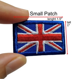 Könnte beinhalten: Ein kleiner gestickter Aufnäher der Union Jack Flagge. Der Aufnäher ist 1,5 Zoll lang und 1 Zoll hoch.
