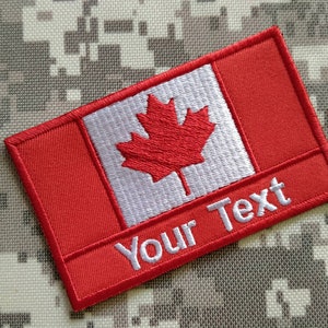 Kanada Flagge Aufnäher mit Name Text CANADA Flagge Aufnäher mit Haken auf Rückseite zum Aufhängen oder Aufnähen Größe 9 CM X 5,5 CM