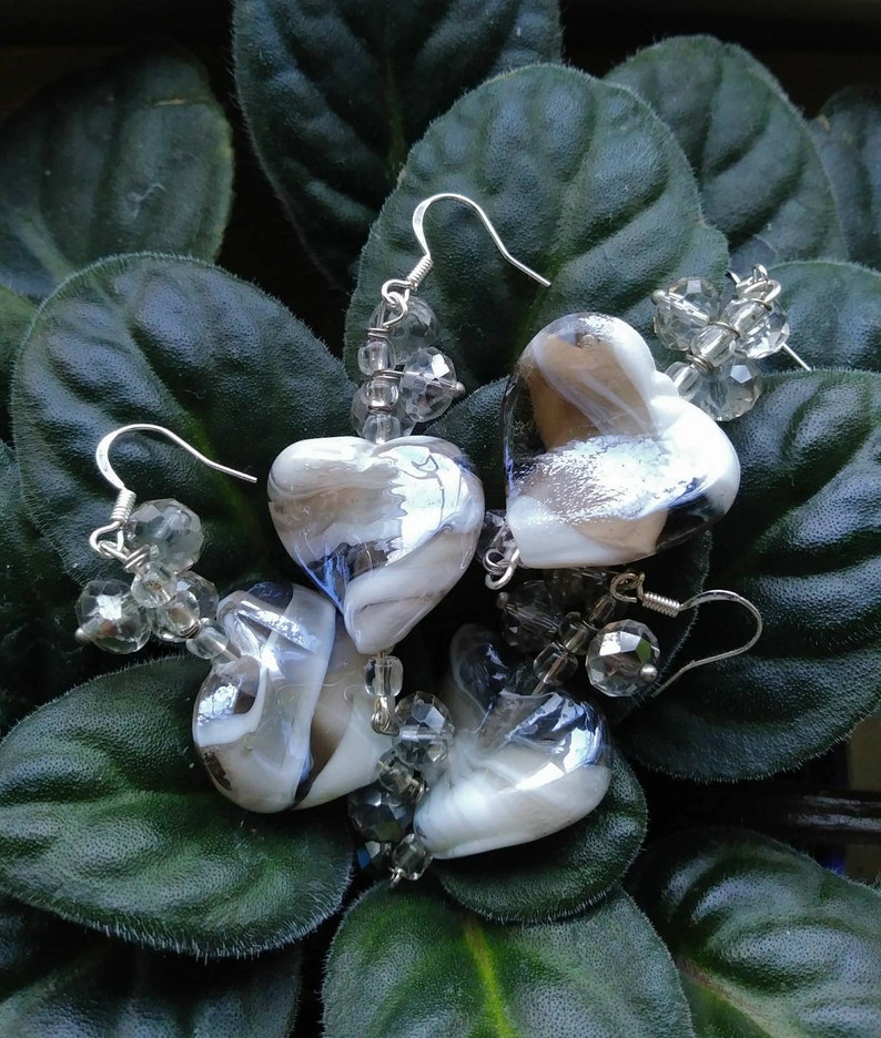 I Heart U Dangle Glass Earrings Valentine's Heart Earrings Gray White Glasswork Glitter Crystal Gift for Her Cluster Swirly Unique Barbie Bild 3
