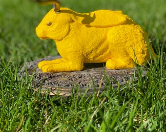 Posąg Jackalope w pozycji „catloaf” (kolor)