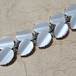 Lisner White Bracelet Thermoset Leaves Vintage Designer Fashion Jewelry Gift for Her
