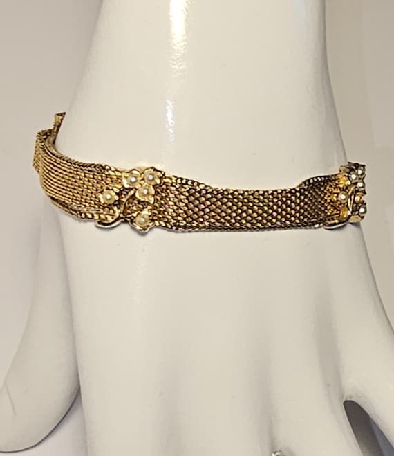 Pearls in Gold Tone Bracelet Delicate 1960s