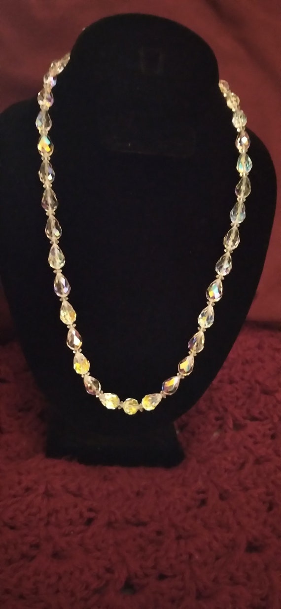 Silver Tone 1 Strand Crystal Necklace