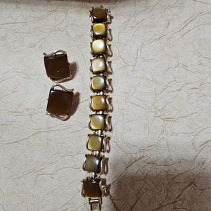 Coro Thermoset Brown Gold Tone Bracelet and Clip On Earrings Parure image 4