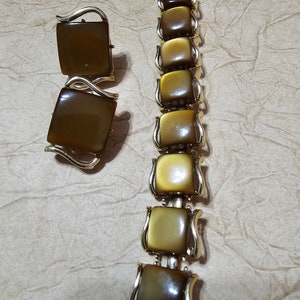 Coro Thermoset Brown Gold Tone Bracelet and Clip On Earrings Parure image 2