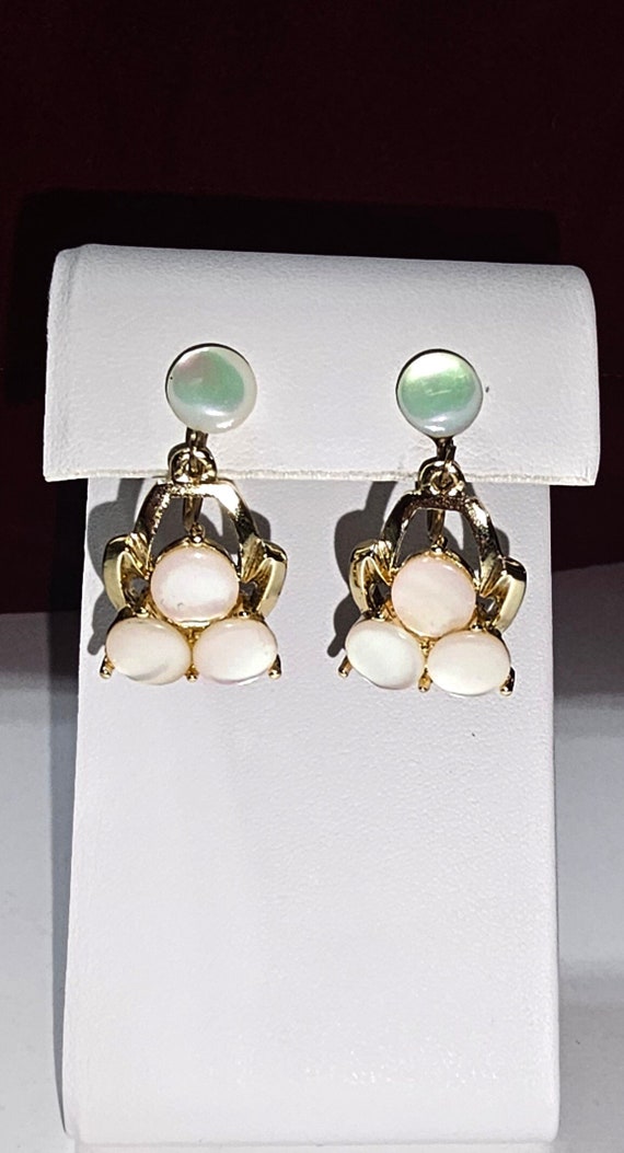 Thermoset White Clip On Earrings