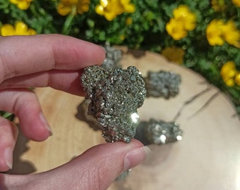 Pyrite natural single crystal. Lucky, willpower & prosperity. Shipped from the UK.
