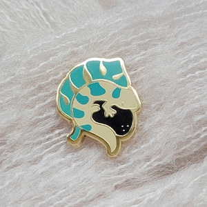 Monstera Lizard Pin