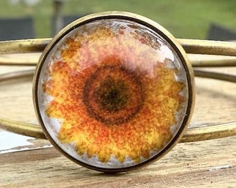 Antique Bronze Plated Adjustable Cuff Bracelet - Sunflower - 20mm Glass Cabochon