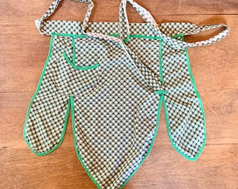 Vintage Child’s Apron