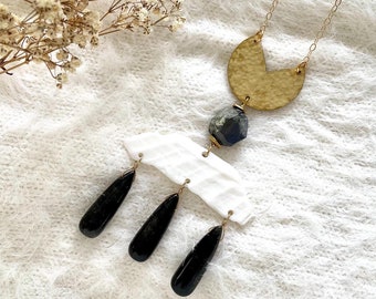 Labradorit, Obsidian, Messing Geometrische Form, Muschelfragment & 14K Gold Fill Halskette // Schwarz Grau Blau Grün, Unikat