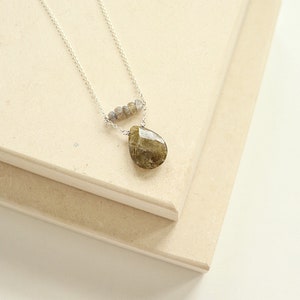 Faceted Labradorite Bar and Teardrop Sterling Silver Fine Chain Necklace // Blue, Green, Gray Sparkly Minimalist Layering Neutral Necklace