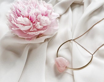 Rosenquarz geometrische minimalistische Halskette / glatte unregelmäßige rosa Stein Nugget und vergoldet Nickel-freie Kette Halskette, einfach einfach