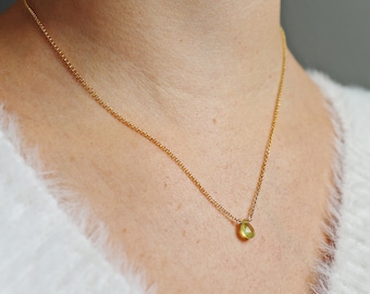 Tiny Green Faceted Garnet Teardrop Ketting op Vermeil of Sterling Silver Fine Chain, Lichtgroen Geel & Gouden Ketting, januari Birthstone