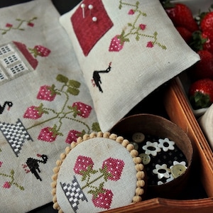 Strawberry Home / Primitive cross stitch pattern /PDF