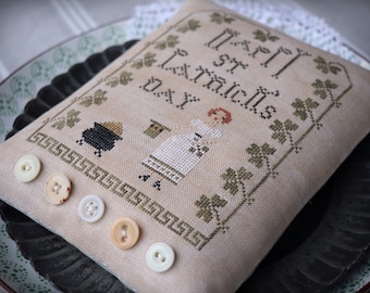 St Patrick's Day / Primitive cross stitch pattern / PDF