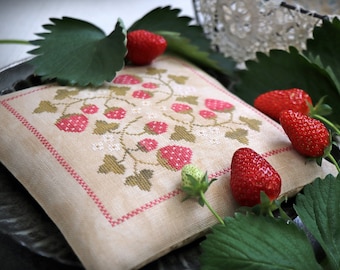 Strawberry Pincushion / Cross stitch pattern / PDF