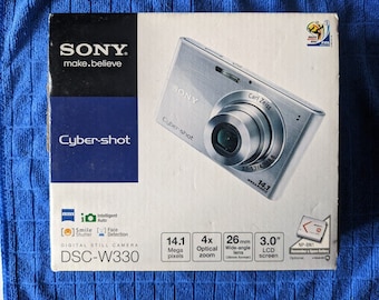 Sony Cyber-Shot Dsc-W330 Digital Camera 14.1 Mp Charger Battery Works Start-Up Disc