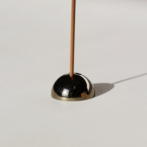 Metallic Messing Dome Räucherstäbchenhalter: 3 Löcher
