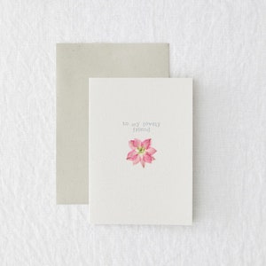 Lovely Friend - Semplice biglietto d'auguri di amicizia con fiori pressati rosa