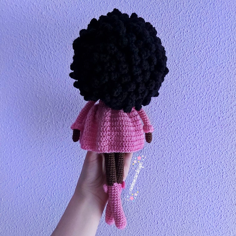 Destiny adorable muñeca floral Regalo de Cumpleaños, Muñeca Afro, Muñeca, Amigurumi, Muñeca de color, Muñeca Inclusiva, Diversidad imagen 4