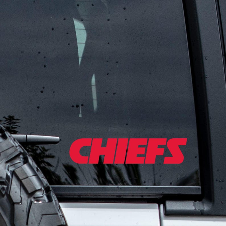 Chiefs vinyl decal/NFL football car decal/waterproof vinyl sticker, Truck decal, laptop sticker, bottle or tumbler vinyl decal imagem 1