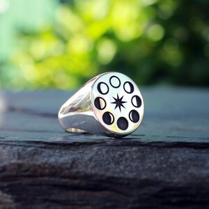 MOON PHASE RING / Lunar Cycle Ring / Sterling Silver Ring / Silver Moon Ring / Womens Signet Ring