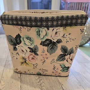Ready to ship Agnes Divided Pouch,Quilt Retreat Bag,Tool Organizer,Zippered Bag,Craft Organizer,Multi Pocket Bag,Sewing Pouch,Custom Pouch