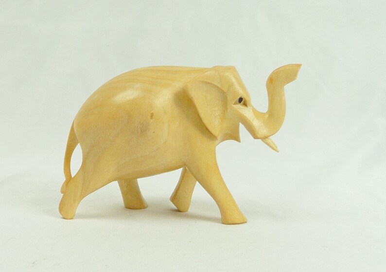 Elefant handgeschnitzt Holzfigur Skulptur 11x8x5 cm Bild 1