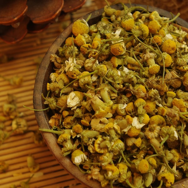 Organic Chamomile Flowers | Anthenmis Nobilis | Matricaria Chamomilla | Ground Apple