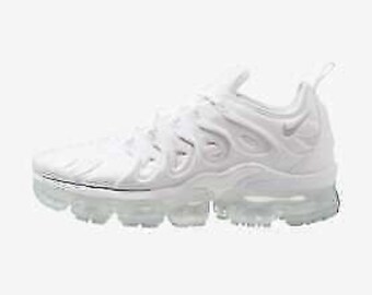 vapormax plus negras foot locker