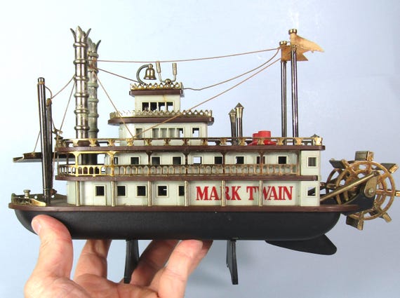 Vintage Disneyland Mark Twain Riverboat Figural AM Radio