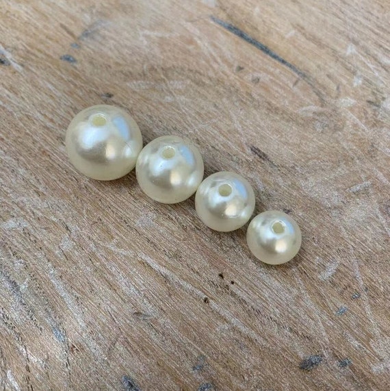 Medium-Grade Craft Pearls