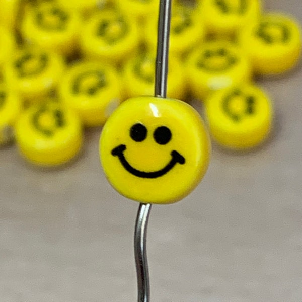 Perles, Tiny 7mm New Yellow Emoji Smile Faces Hard Clay Polymer, idéal pour les boucles d'oreilles, Fabrication de bijoux Sélectionnez la quantité, GS7