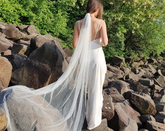 Wedding veils and capes