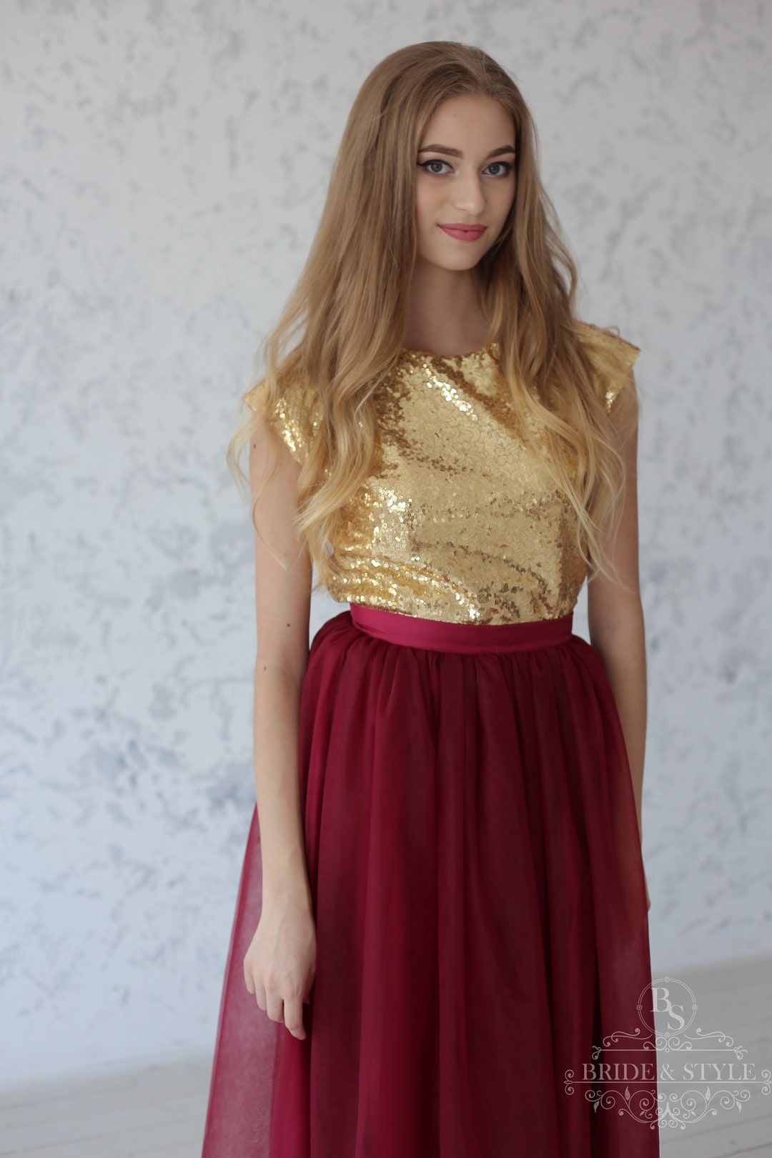 Top corto con lentejuelas doradas: blusa de dama de honor para