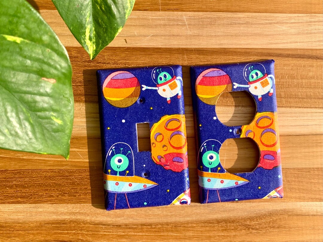 Space Alien Astronaut Planets Light Switch Plate Cover Space Bedroom ...