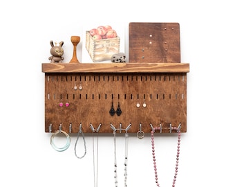 Schmuckorganizer aus Holz für die Wand in Walnuss Braun - Aufbewahrung mit Haken für Schmuck Ohrringe Halsketten Armbänder